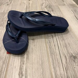NWT Havainas blue flip flop size 9.5 (EU 41)